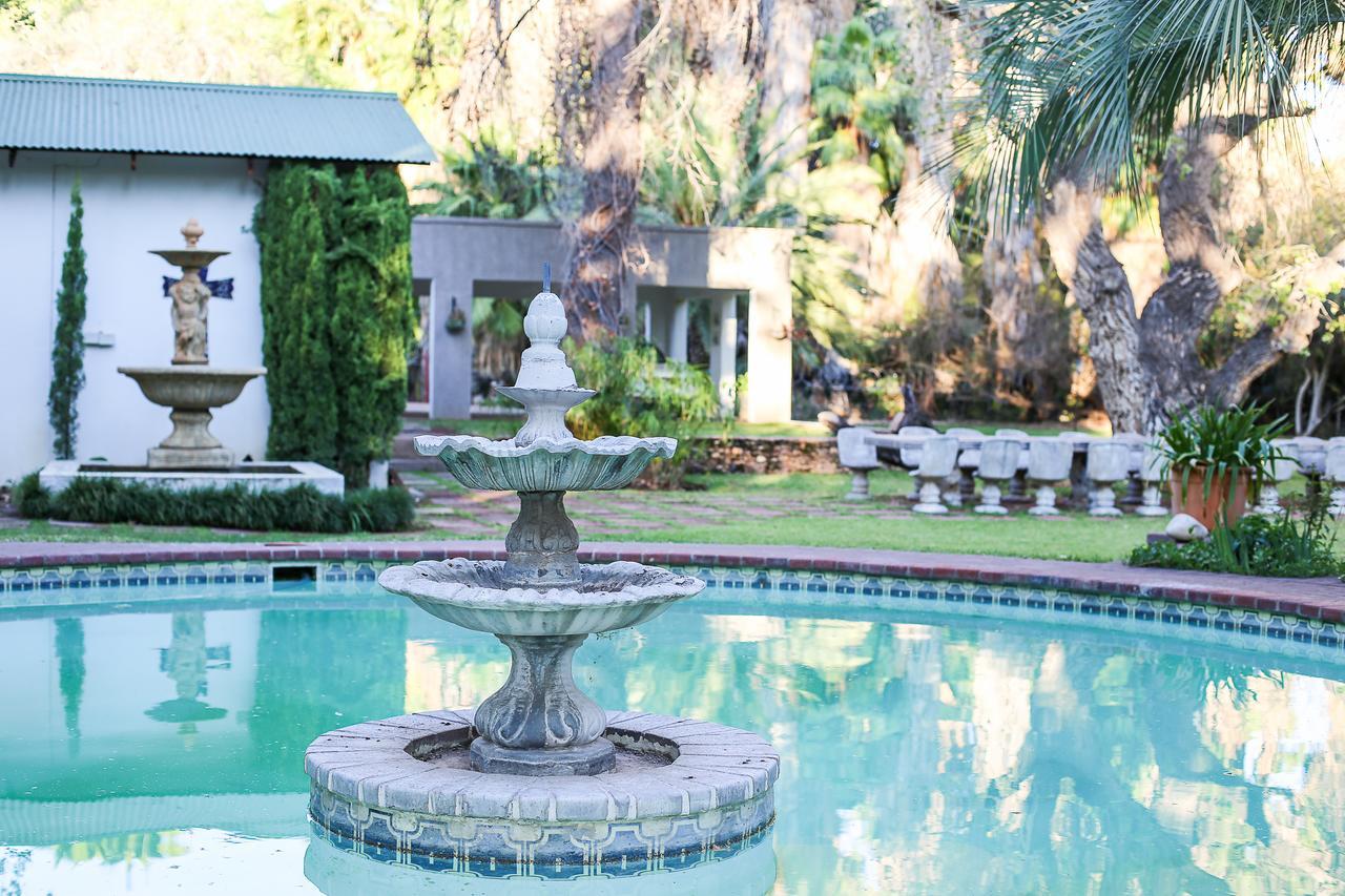 Three Gables Guesthouse アピントン エクステリア 写真